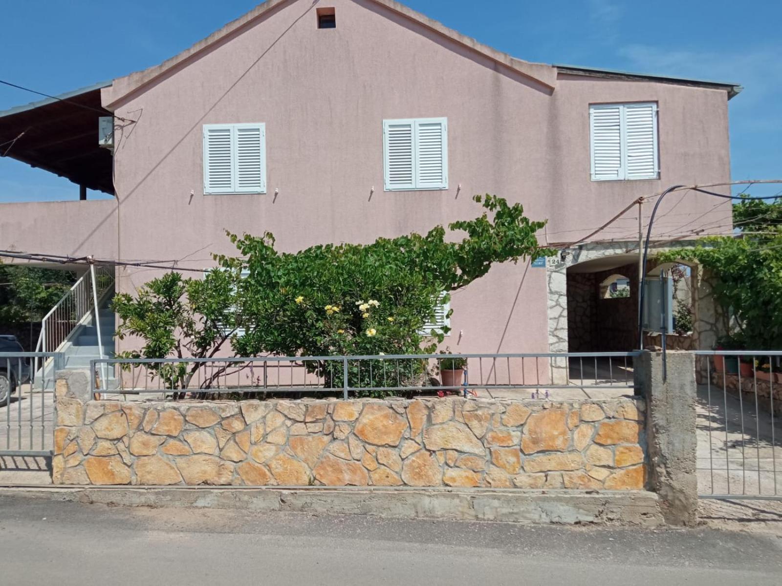 Guesthouse Eljuga Family Stari Grad  Ngoại thất bức ảnh