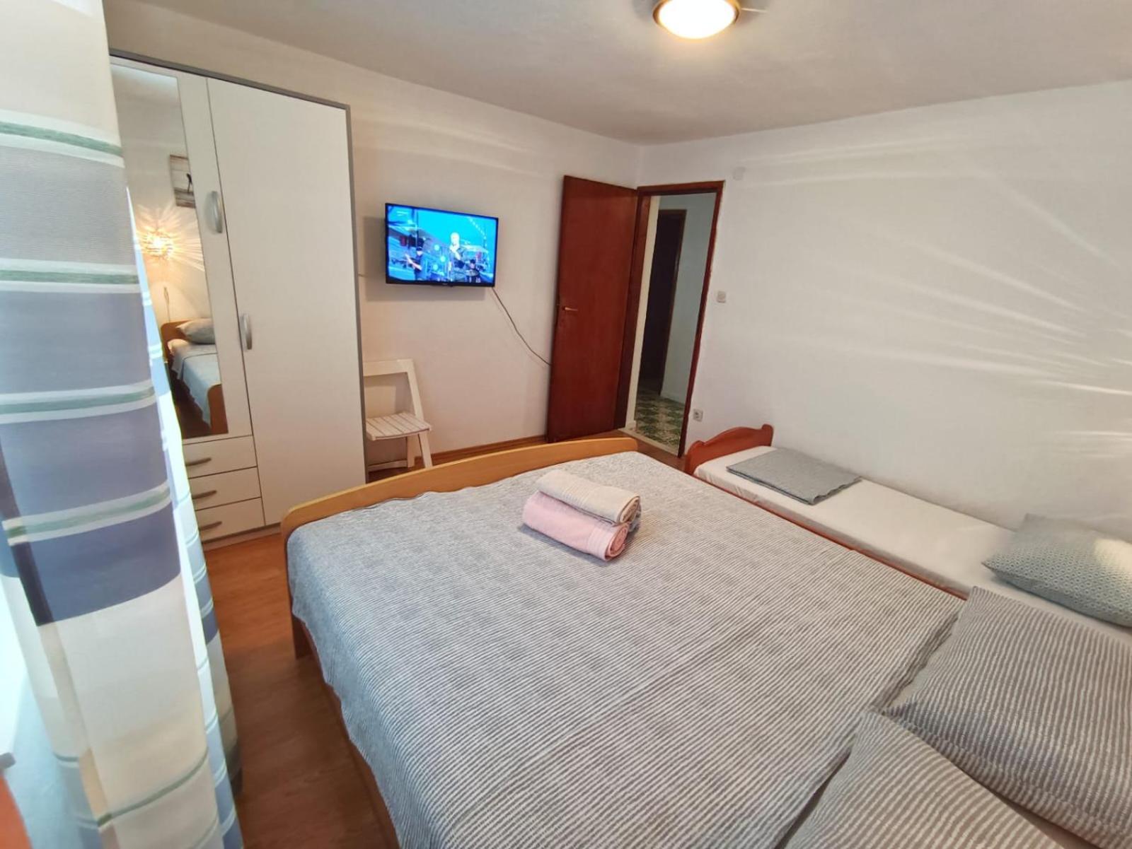 Guesthouse Eljuga Family Stari Grad  Ngoại thất bức ảnh
