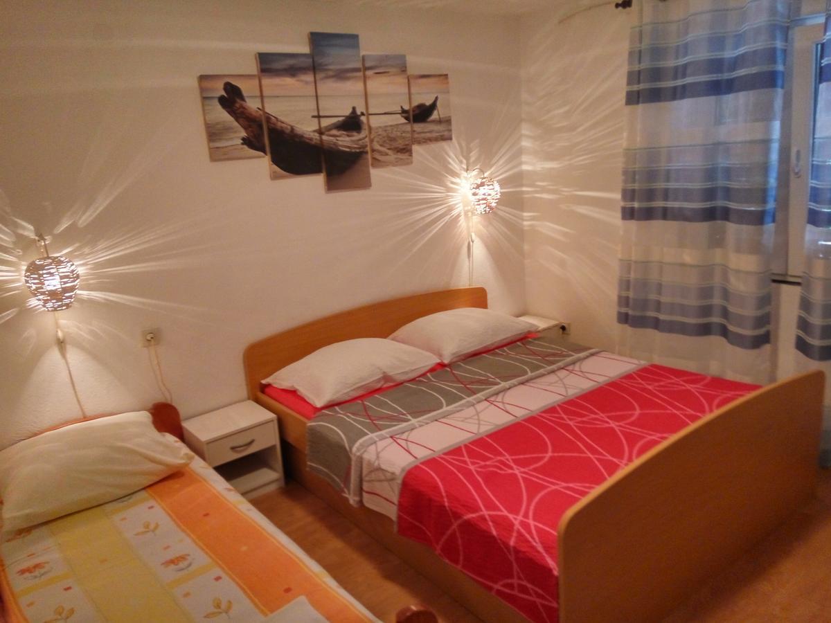 Guesthouse Eljuga Family Stari Grad  Ngoại thất bức ảnh